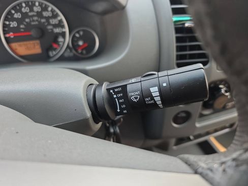 Used 2006 Nissan Frontier LE AWD/4WD image 16