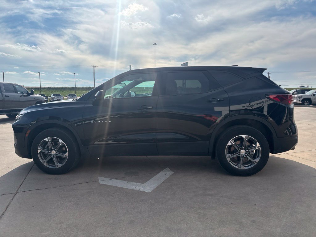 Used 2024 Chevrolet Blazer LT FWD image 4