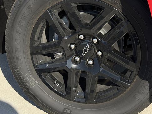 New 2026 Chevrolet Silverado 1500 Custom w/ LPO, Dark Essentials Package image 9