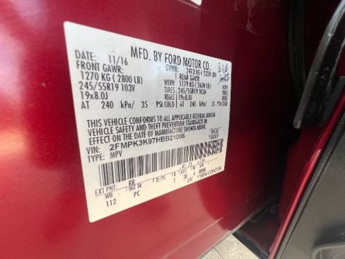 Used 2017 Ford Edge Titanium w/ Equipment Group 301A FWD image 9