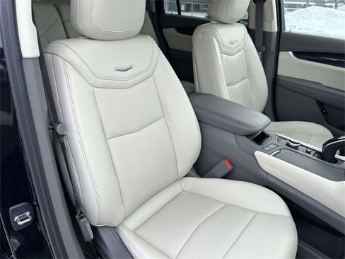 Certified 2023 Cadillac XT6 Premium Luxury image 23