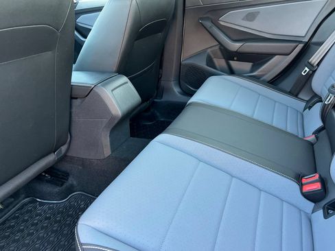 Used 2025 Volkswagen Jetta SE w/ Sunroof Package FWD image 12