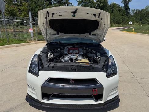 Used 2013 Nissan GT-R Black Edition AWD/4WD image 19