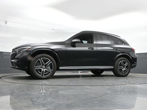 Used 2024 Mercedes-Benz GLC 300 4MATIC image 43