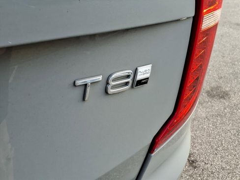 Used 2025 Volvo XC90 T8 Plus w/ Protection Package Premier image 6