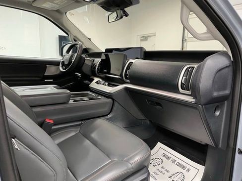 Used 2025 Ford Expedition Active AWD/4WD image 57