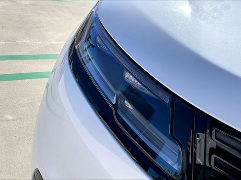 Used 2024 Land Rover Range Rover Velar Dynamic SE image 30