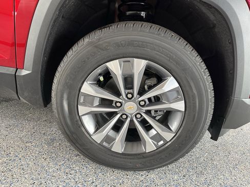New 2026 Chevrolet Equinox LT w/ Convenience Package II FWD image 32