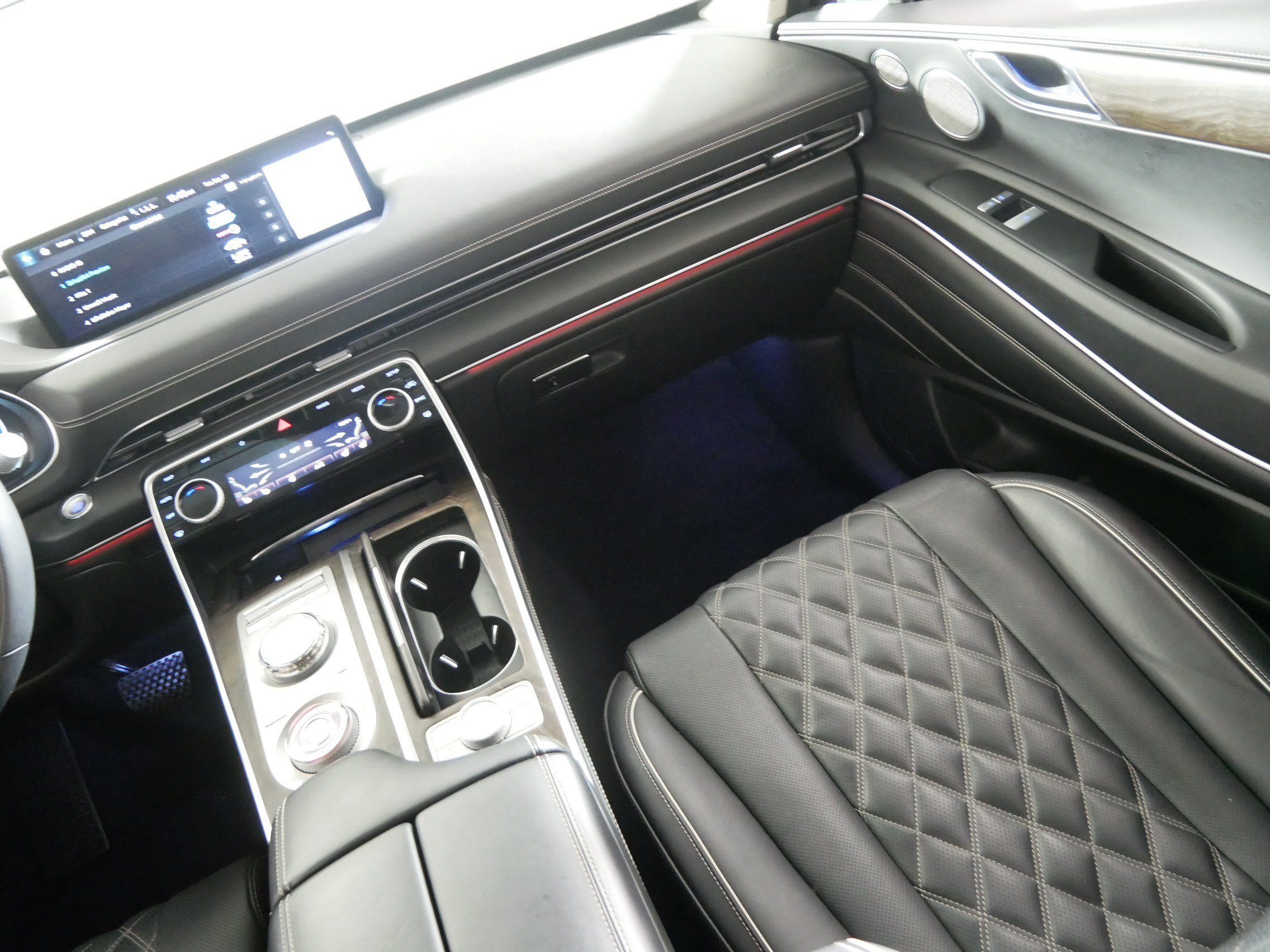 Used 2024 Genesis GV80 3.5T Prestige Signature AWD/4WD image 11