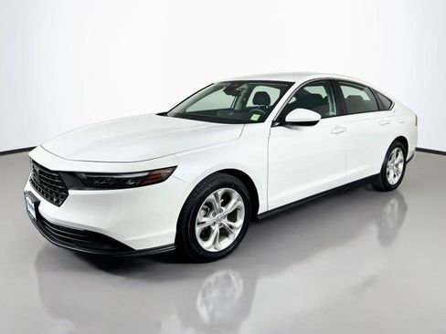 Used 2023 Honda Accord LX image 2