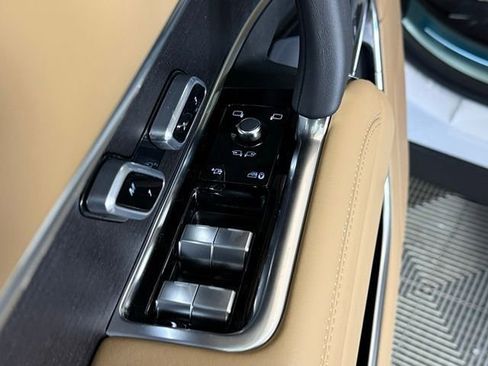 New 2026 Land Rover Range Rover SE image 29