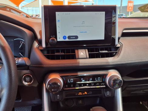 Used 2025 Toyota RAV4 XLE FWD image 22