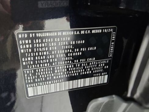 Used 2024 Volkswagen Taos SE FWD image 92