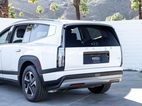 New 2026 Hyundai Ioniq 9 SE image 7