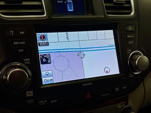 Used 2012 Toyota Highlander Limited w/ Tow Pkg image 22