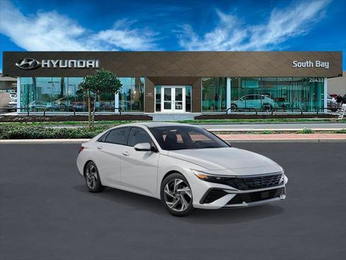 New 2026 Hyundai Elantra Limited image 2