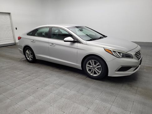 Used 2017 Hyundai Sonata SE FWD image 11