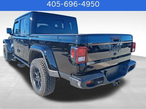 Used 2024 Jeep Gladiator Sport image 3
