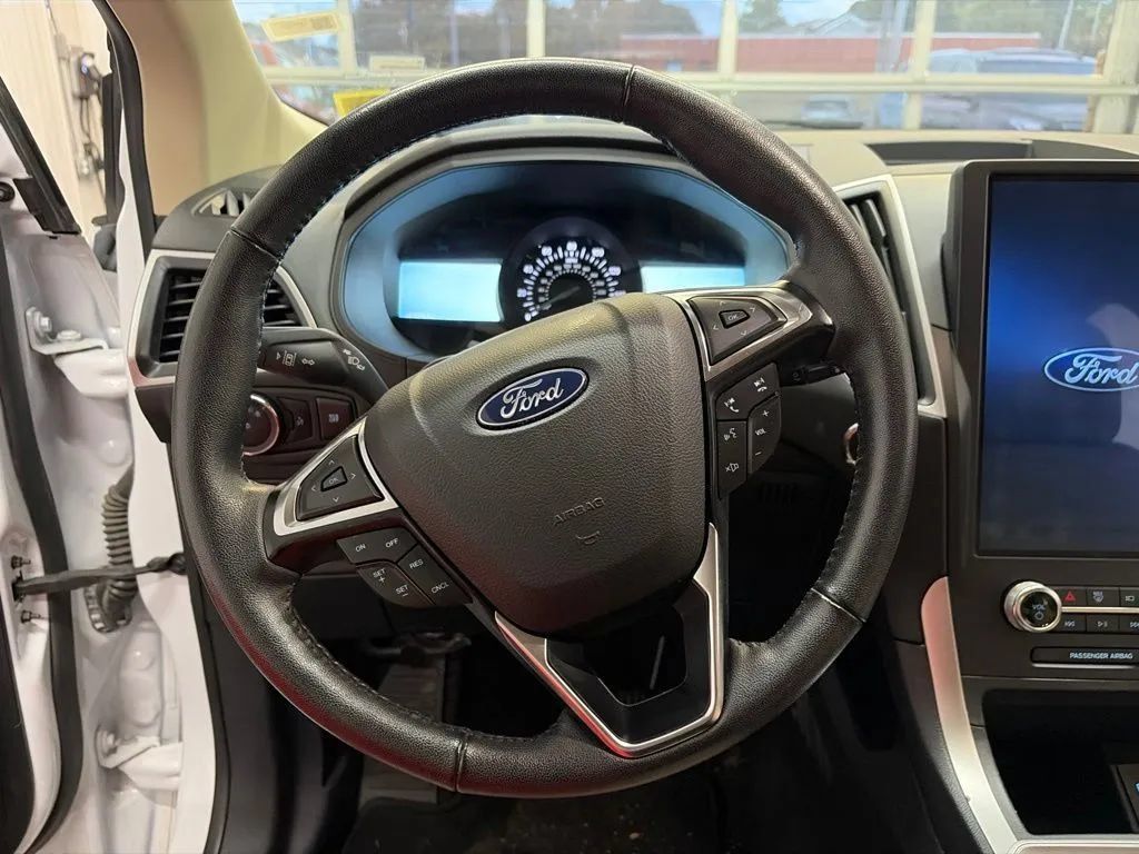 Used 2024 Ford Edge SEL AWD/4WD image 23