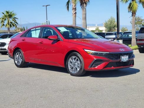 Certified 2025 Hyundai Elantra Hybrid FWD image 34