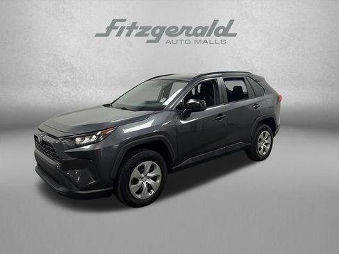 Used 2021 Toyota RAV4 LE image 1
