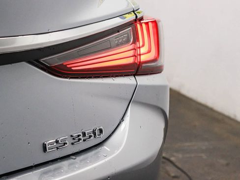 Used 2025 Lexus ES 350 w/ Premium Package FWD image 11