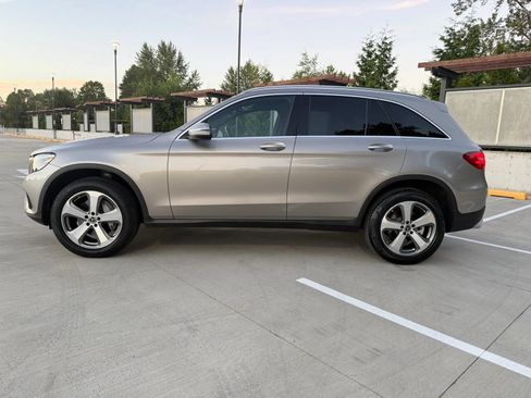 Used 2019 Mercedes-Benz GLC 300 4MATIC image 11
