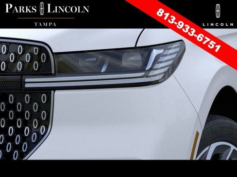 New 2026 Lincoln Navigator Reserve AWD/4WD image 18