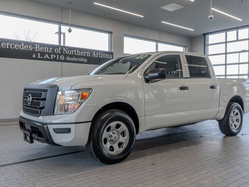 Used 2022 Nissan Titan S w/ S Utility Package image 3
