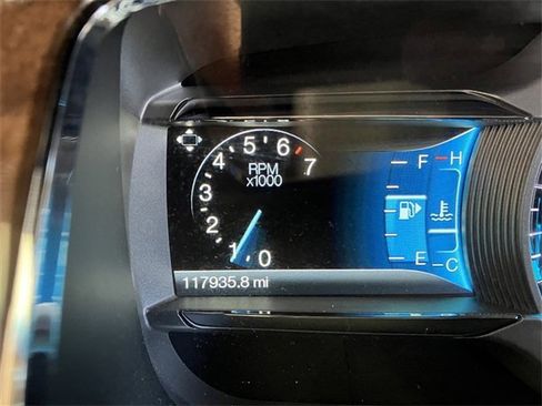 Used 2018 Ford Taurus Limited image 13