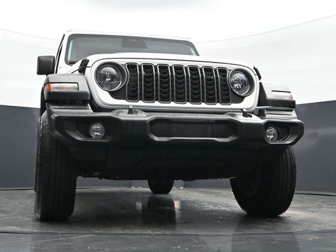 Used 2025 Jeep Wrangler Unlimited Sport AWD/4WD image 19