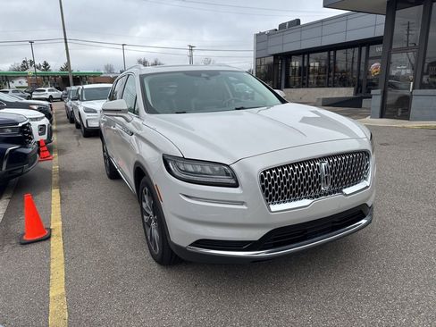 Used 2023 Lincoln Nautilus Reserve image 7