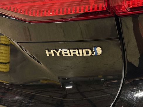 Used 2021 Toyota Venza LE AWD/4WD image 26