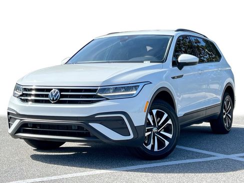 Certified 2024 Volkswagen Tiguan S image 1