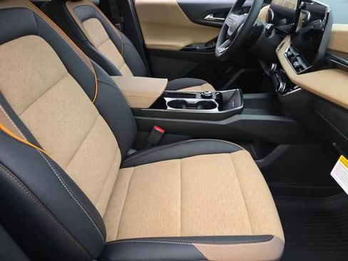 New 2026 Chevrolet Equinox ACTIV w/ Convenience Package III AWD/4WD image 23