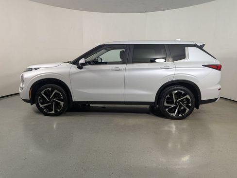 Used 2022 Mitsubishi Outlander SE FWD image 4
