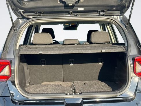 Used 2023 Hyundai Venue SEL w/ Cargo Package FWD image 21
