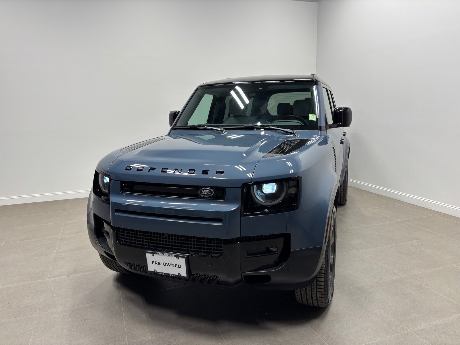 Used 2026 Land Rover Defender 110 S AWD/4WD image 2
