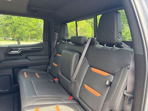 Used 2024 GMC Sierra 1500 AT4 w/ AT4 Preferred Package AWD/4WD image 10