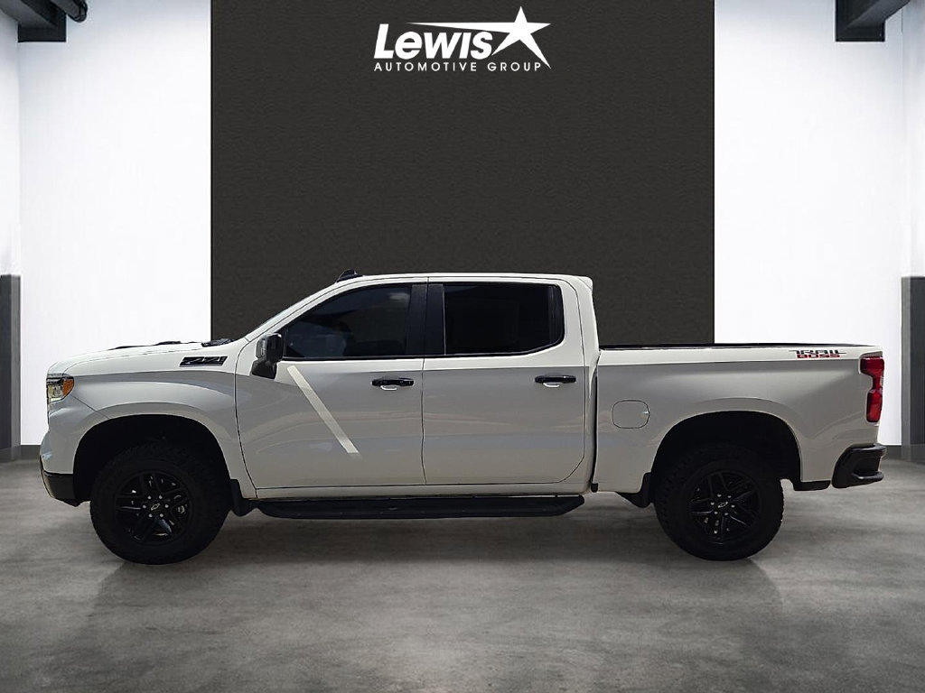 Used 2024 Chevrolet Silverado 1500 LT Trail Boss w/ LT Trail Boss Premium Package AWD/4WD image 2
