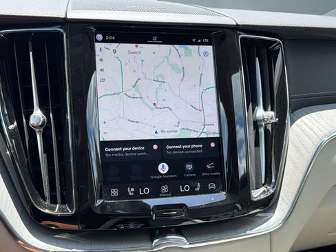 Certified 2024 Volvo XC60 B5 Ultimate w/ Protection Package Premier AWD/4WD image 24