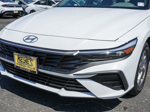 New 2025 Hyundai Elantra SE w/ Cargo Package image 8