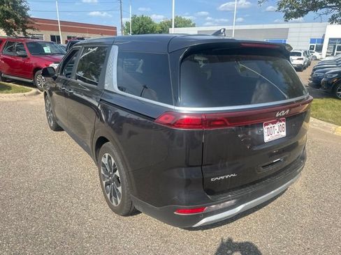 Used 2024 Kia Carnival EX FWD image 5