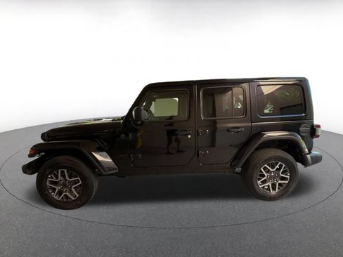 Used 2025 Jeep Wrangler Unlimited Sahara AWD/4WD image 8