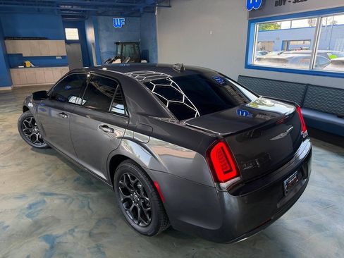 Used 2019 Chrysler 300 S AWD/4WD image 5