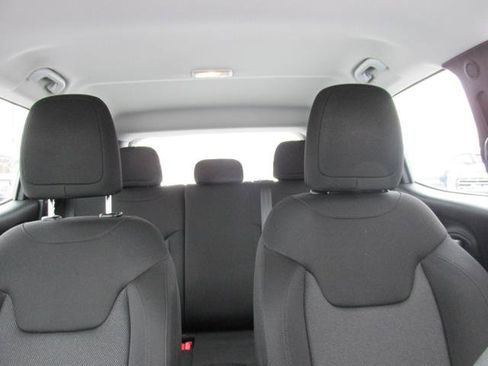 Used 2020 Jeep Renegade Sport w/ UConnect 7.0 Group image 11