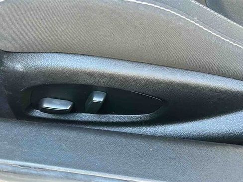 Used 2021 Chevrolet Camaro LT image 13