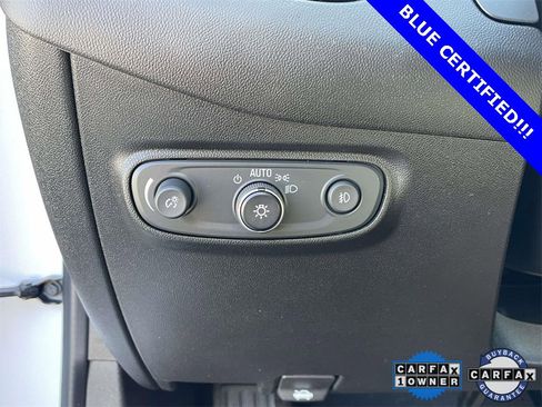 Used 2020 Chevrolet Equinox LT w/ Driver Convenience Package image 18