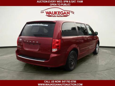 Used 2015 Dodge Grand Caravan SE w/ Quick Order Package 29E SE FWD image 4