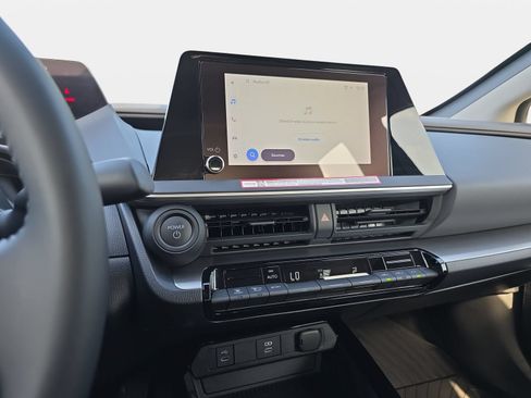 Used 2026 Toyota Prius LE FWD image 19
